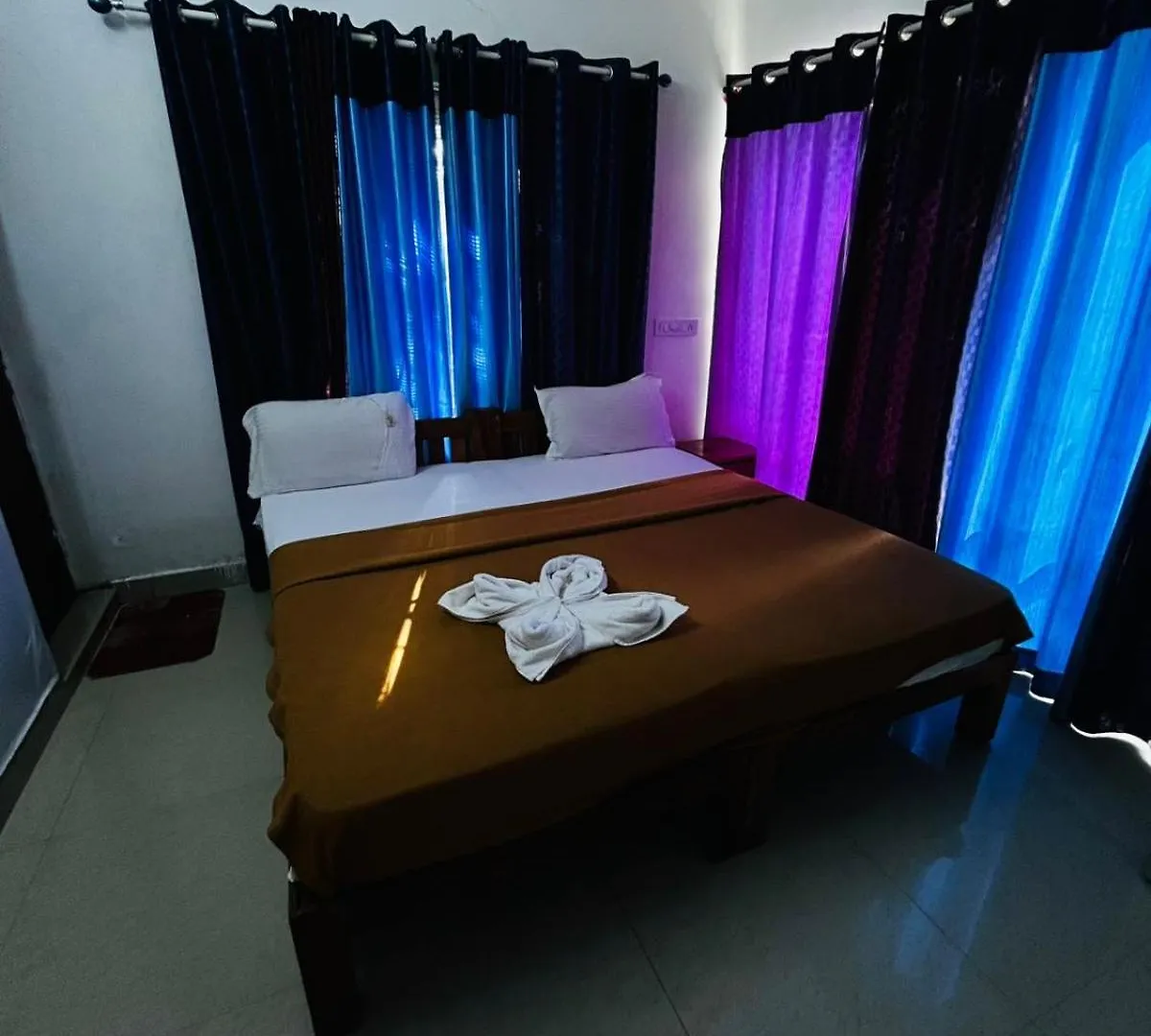 Munnar Hills View Cottage Anachal Homestay